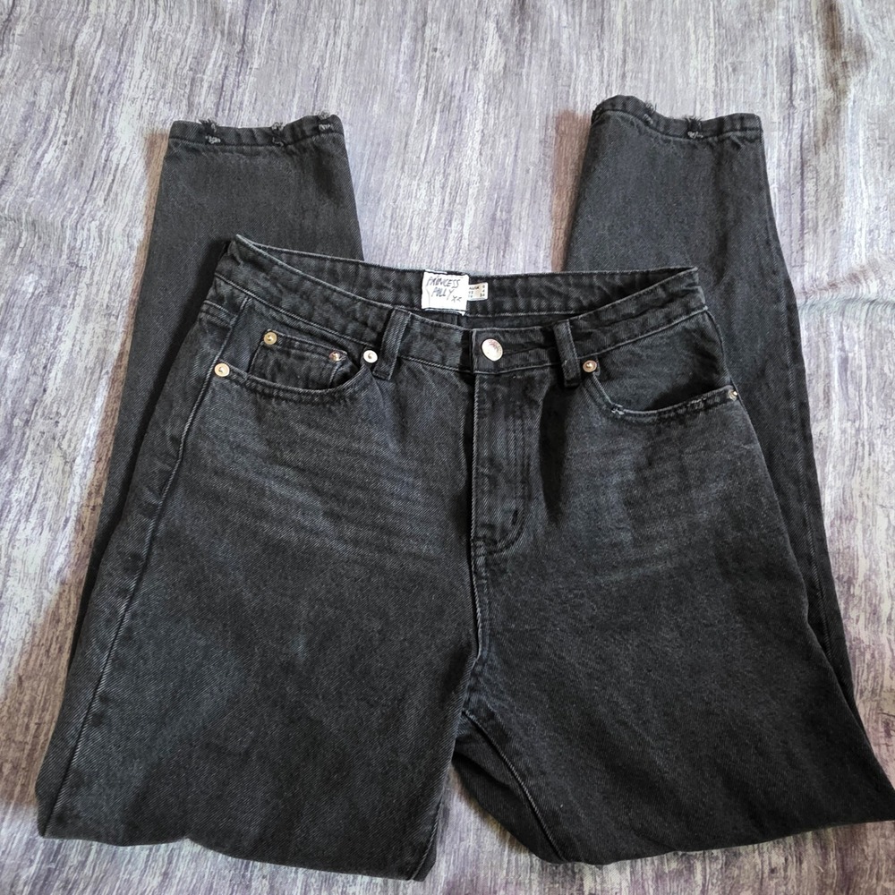 Princess Polly Black High Waisted Mom Jeans Distressed Raw Hem Size 4